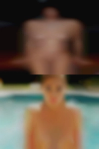 It's nude women so boring out here. It's nude women so boring out here.
